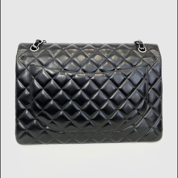CHANEL CLASSIC MAXI DOUBLE FLAP HANDBAG - Picture 3 of 9